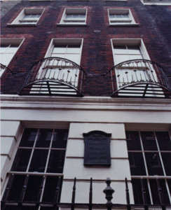 Fig. 5. London City Council’s bronze plaque commemorating Franklin’s residence at what is now numbered 36 Craven Street.